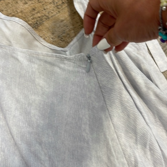 Sam and Jess Blue Gray Romper Flowy Leg Size Medium M Rayon - Picture 9 of 11